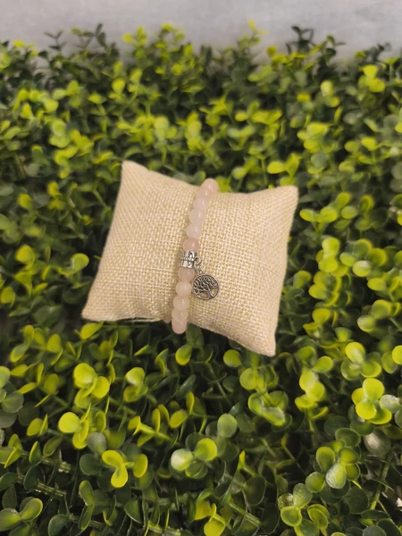 Le Bracelet en Quartz Rose par l'Atelier de la seconde vie
